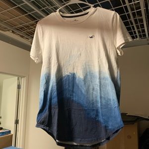 XS Hollister ocean rounded t-shirt